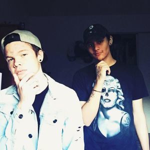 Meet your Posher, Raymond